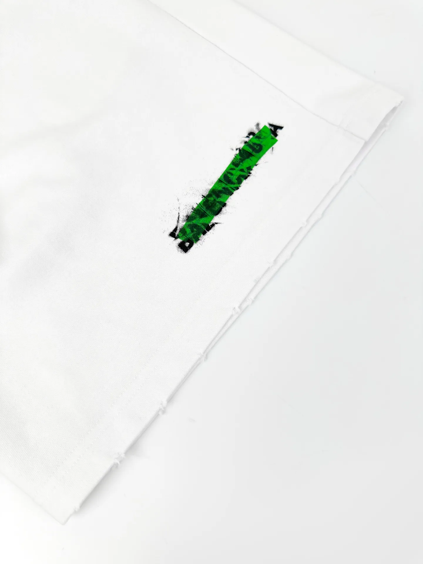 Breathable Messy Spray 1: 2: 3: 4: ： 1:1 BLCG ： Size：S M L XL ：CC 986